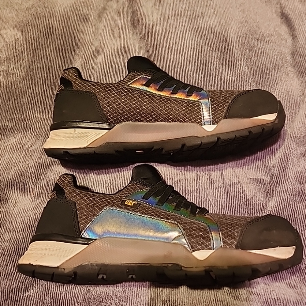 Women's alloy toe tennis shoes
